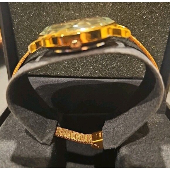 So & Co New York Hardened Mineral Crystal Quartz Women's Watch New Battery - Picture 3 of 9